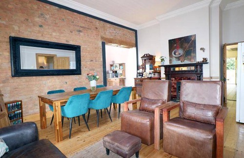 Muizenberg Bed & Breakfast | 60 m² Bed and breakfast ∙ 4 guests
