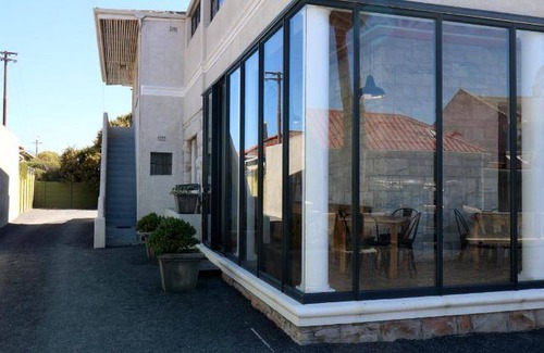 Muizenberg Bed & Breakfast | 60 m² Bed and breakfast ∙ 4 guests