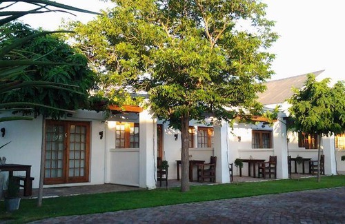Beaufort West Bed & Breakfast | 60 m² Bed and breakfast ∙ 127 guests