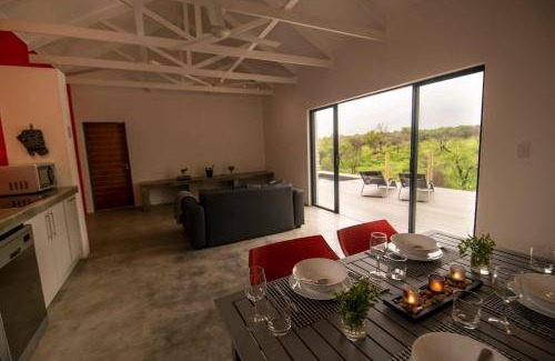 Thorny Bush Game Reserve Ski Chalet | 60 m² Chalet ∙ 2 bedrooms ∙ 6 guests