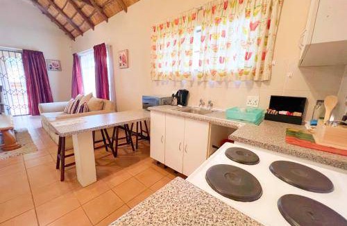 Greater Johannesburg Metropolitan Area Hotel | 60 m² Hotel ∙ 5 guests