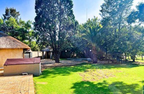 Greater Johannesburg Metropolitan Area Hotel | 60 m² Hotel ∙ 5 guests