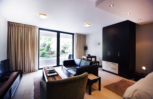 Camps Bay Apartment | 60 m² Studio flat ∙ 1 bedroom ∙ 2 guests