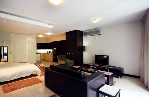 Camps Bay Apartment | 60 m² Studio flat ∙ 1 bedroom ∙ 2 guests