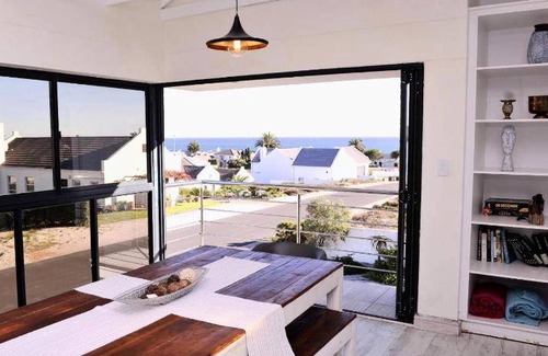 Shelley Point House | 600 m² House ∙ 4 bedrooms ∙ 8 guests