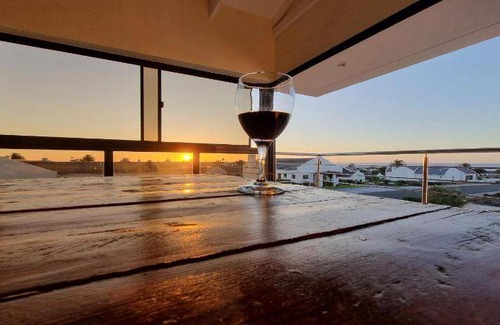 Shelley Point House | 600 m² House ∙ 4 bedrooms ∙ 8 guests