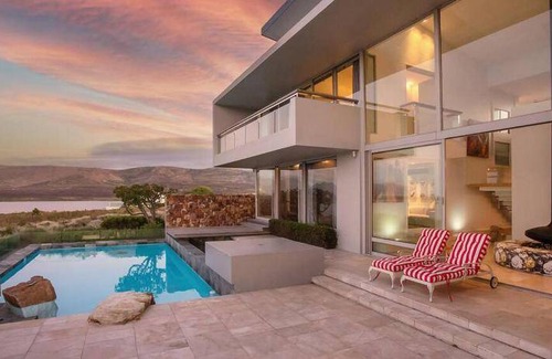 Fisherhaven Villa | 600 m² Villa ∙ 5 bedrooms ∙ 10 guests
