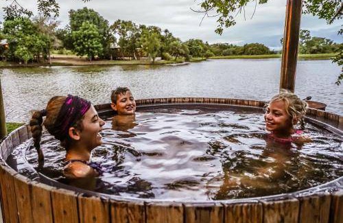 Thorny Bush Game Reserve Ski Chalet | 65 m² Chalet ∙ 2 bedrooms ∙ 5 guests