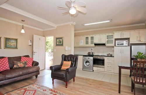 Stellenbosch Central Apartment | 65 m² Apartment ∙ 2 bedrooms ∙ 4 guests