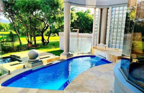 Hartbeespoort Villa | 685 m² Villa ∙ 5 bedrooms ∙ 10 guests