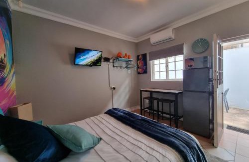 Ballito House | 7 on Cecilia - Private Studio Apartment with Solar Power