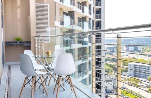 Menlyn Apartment | 70 m² Apartment ∙ 2 bedrooms ∙ 4 guests