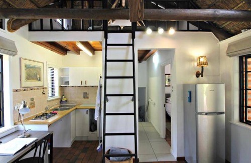 Swellendam Apartment | 70 m² Apartment ∙ 2 bedrooms ∙ 4 guests