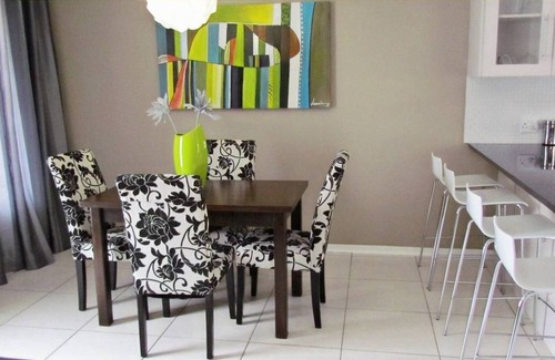 Langenhoven Park House | 70 m² House ∙ 2 bedrooms ∙ 4 guests