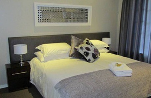 Langenhoven Park House | 70 m² House ∙ 2 bedrooms ∙ 4 guests