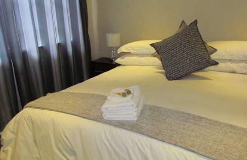 Langenhoven Park House | 70 m² House ∙ 2 bedrooms ∙ 4 guests