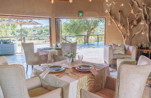 Thorny Bush Game Reserve Cabin | 70 m² Lodge ∙ 2 guests