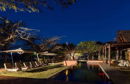 Leeupoort House | 700 m² House ∙ 6 bedrooms ∙ 13 guests