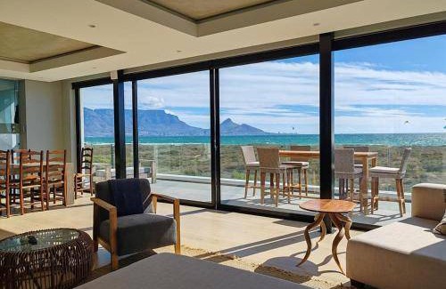 Sunset Beach House | 700 m² House ∙ 6 bedrooms ∙ 10 guests