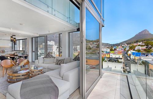 Bo'Kaap Apartment | 702 on Strand Cape Town - Panoramic Mountain Views