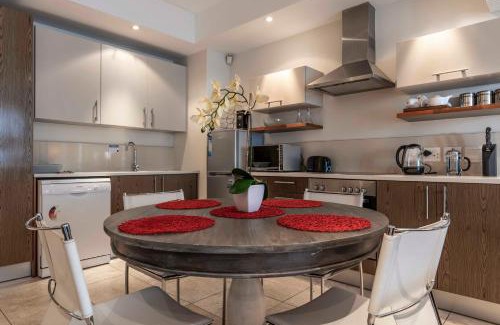 Victoria and Alfred Waterfront Apartment | 706 Canal Quays