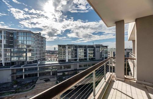 Victoria and Alfred Waterfront Apartment | 706 Canal Quays