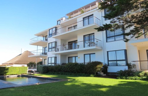 Hermanus City-Centre Apartment | 74 on Marine