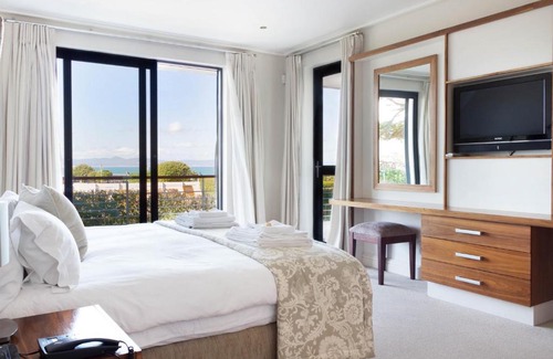 Hermanus City-Centre Apartment | 74 on Marine