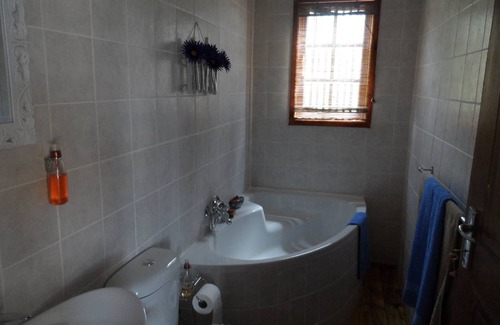 Bloemfontein Bed & Breakfast | 75 m² Bed and breakfast ∙ 3 bedrooms ∙ 6 guests