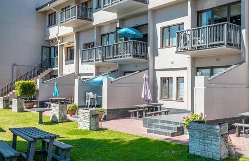 Hartenbos Hotel | 75 m² Hotel ∙ 3 bedrooms ∙ 6 guests
