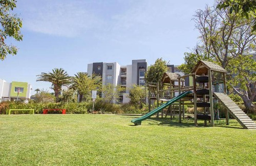 Century City Apartment | 76 m² Apartment ∙ 2 bedrooms ∙ 4 guests