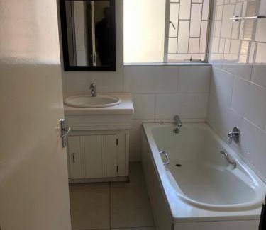 Vanderbijlpark House | 760 m² House ∙ 3 bedrooms ∙ 6 guests