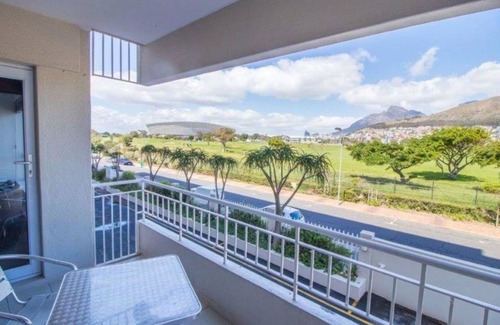 Mouille Point Apartment | 80 m² Apartment ∙ 2 bedrooms ∙ 4 guests