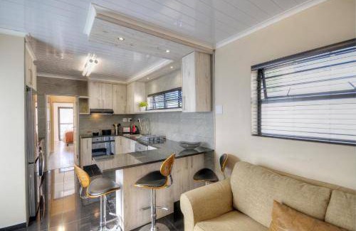 Pinelands Apartment | 80 m² Apartment ∙ 2 bedrooms ∙ 5 guests
