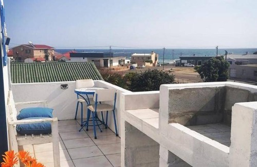 Lambert's Bay House | 80 m² Motel ∙ 2 bedrooms ∙ 6 guests