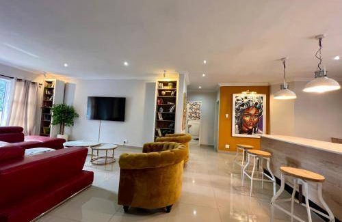 Greater Johannesburg Metropolitan Area Apartment | 80 m² Serviced apartment ∙ 3 bedrooms ∙ 6 guests