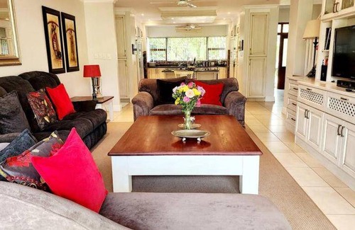 Pennington Villa | 800 m² Villa ∙ 3 bedrooms ∙ 6 guests