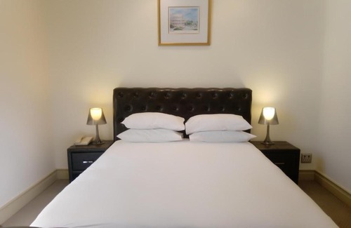 Sandown Apartment | 801 Michelangelo Towers