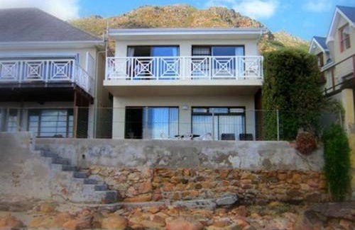 Gordons Bay Central Apartment | 85 m² Apartment ∙ 2 bedrooms ∙ 4 guests