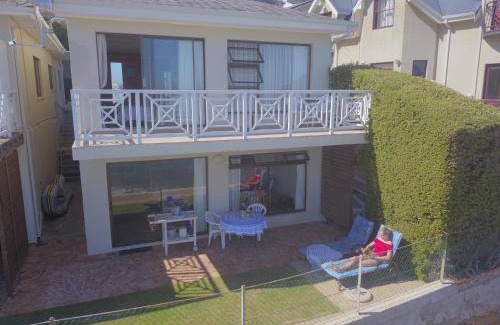 Gordons Bay Central Apartment | 85 m² Apartment ∙ 2 bedrooms ∙ 4 guests