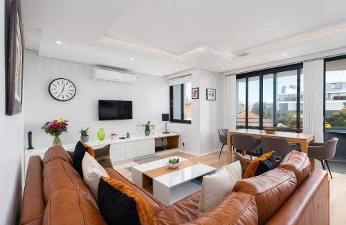 Three Anchor Bay Apartment | 85 m² Apartment ∙ 1 bedroom ∙ 3 guests