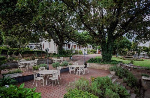 Swellendam Bed & Breakfast | 85 m² Bed and breakfast ∙ 3 bedrooms ∙ 127 guests