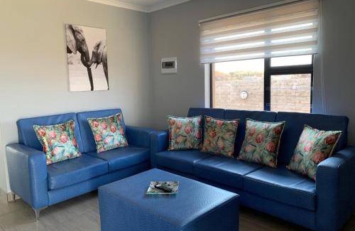 Moses Kotane House | 85 m² House ∙ 2 bedrooms ∙ 4 guests