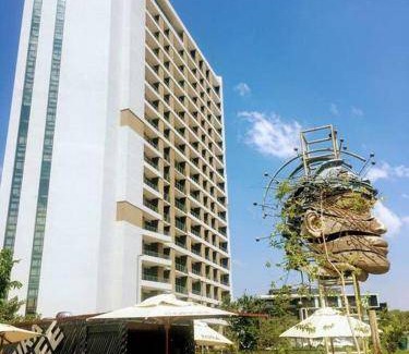 Menlyn Apartment | 85 m² Serviced apartment ∙ 2 bedrooms ∙ 4 guests