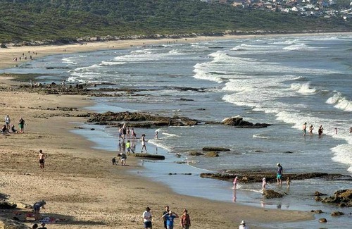 Vleesbaai House | 88 m² House ∙ 4 bedrooms ∙ 7 guests