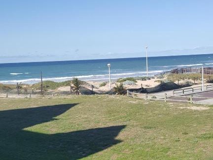 Pollok Beach Apartment | 88 Summerseas, Marine Drive