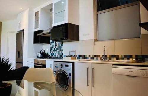 Greater Johannesburg Metropolitan Area Apartment | 89 m² Apartment ∙ 1 bedroom ∙ 2 guests