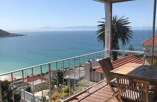 Fish Hoek Apartment | 90 m² Apartment ∙ 2 bedrooms ∙ 127 guests
