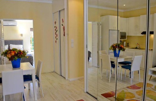 Stellenbosch Bed & Breakfast | 90 m² Bed and breakfast ∙ 2 bedrooms ∙ 127 guests