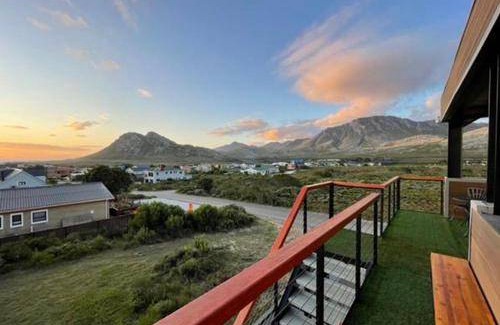 Pringle Bay Hotel | 90 m² Hotel ∙ 2 bedrooms ∙ 4 guests